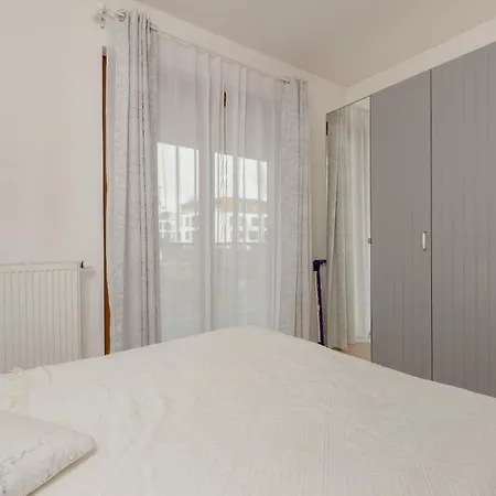 With Parking And Balcony In By Rent Like アパート グディニャ